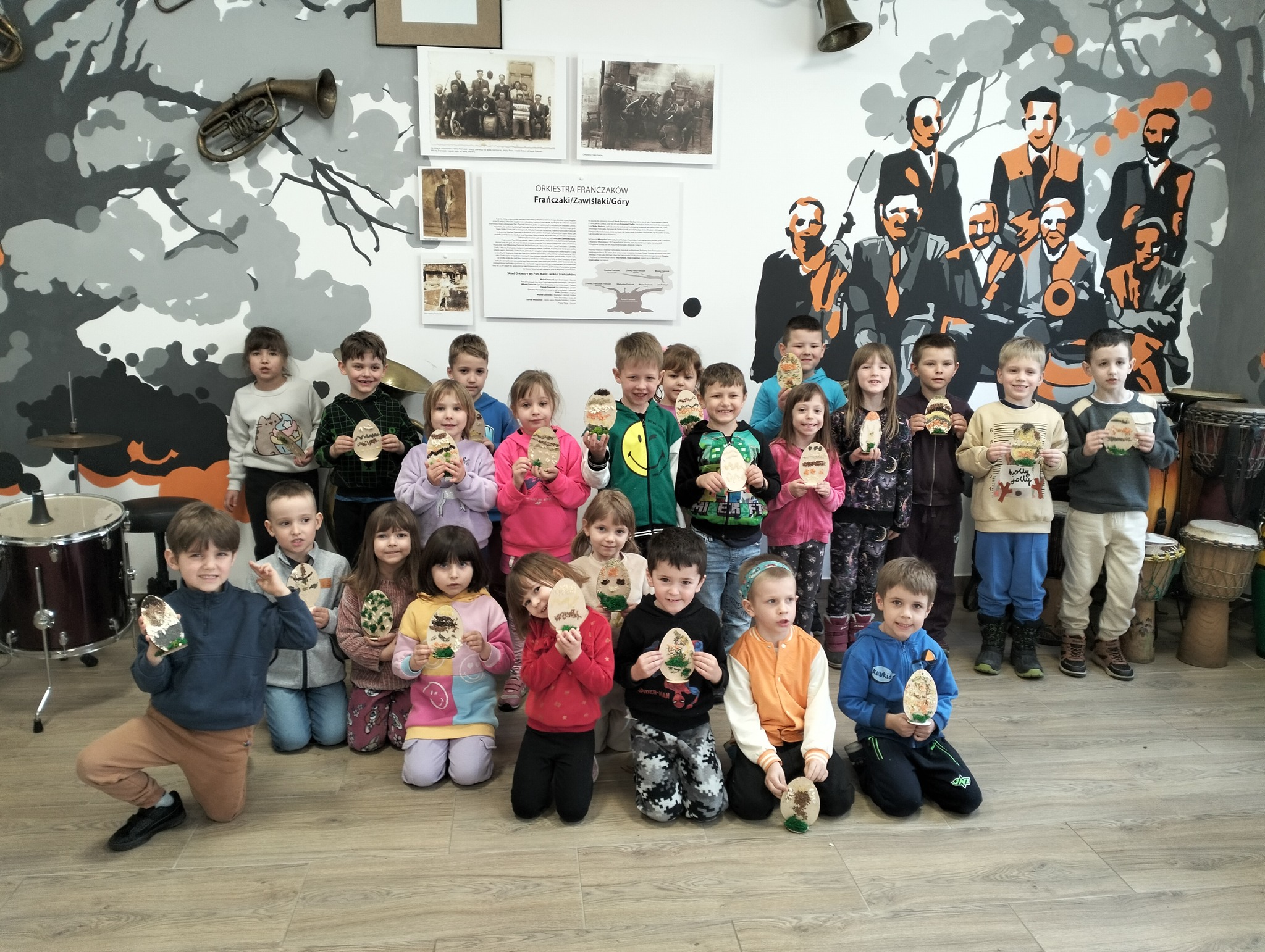 Mali turyści w Majdanie Ostrowskim